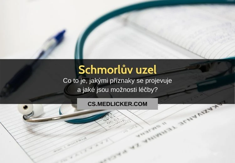 Stetoskop na lékařském formuláři s tužkou vedle
