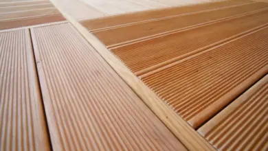 Detail dřevěných prken pro terasu rodinného domu